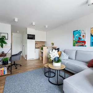 Apartament Wrzeciono 12 - Piekny Apartament Obok Szpitala Bielanskiego Oraz Awf, Bezplatna Strefa Parkowania - 400m Do Stacji Metra - Good, Warszawa